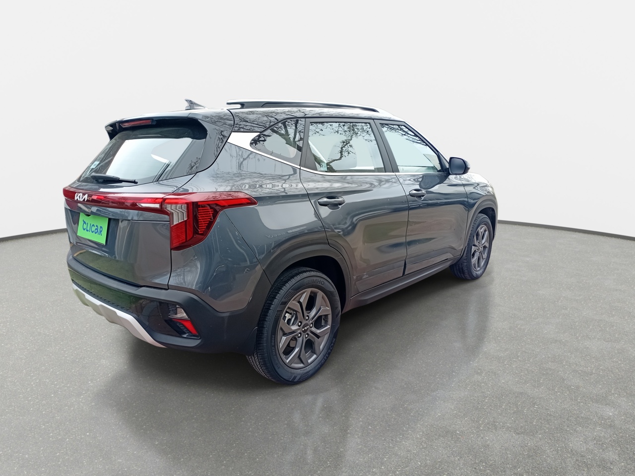 KIA Seltos — foto 8 de 37