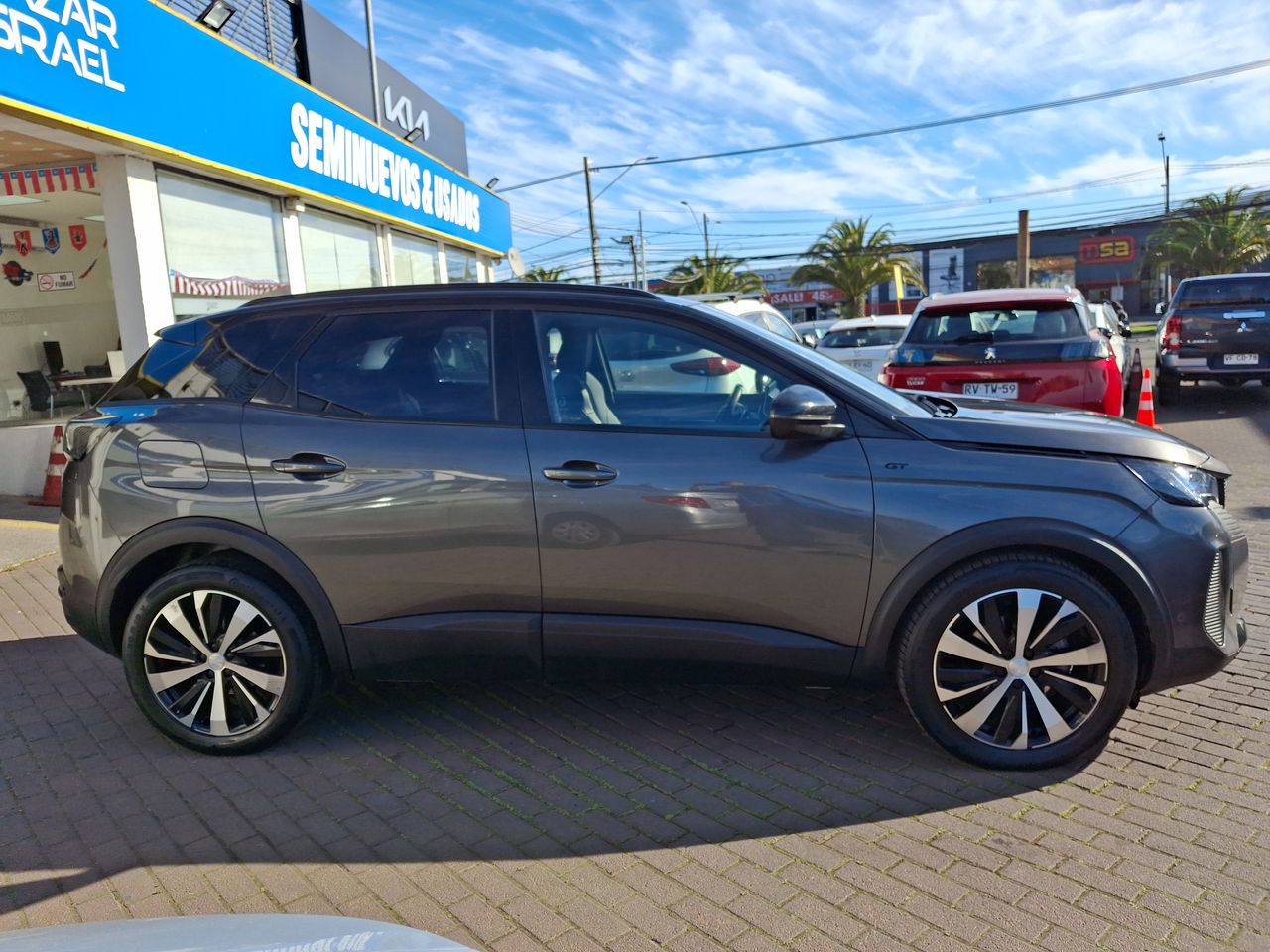 PEUGEOT - 8