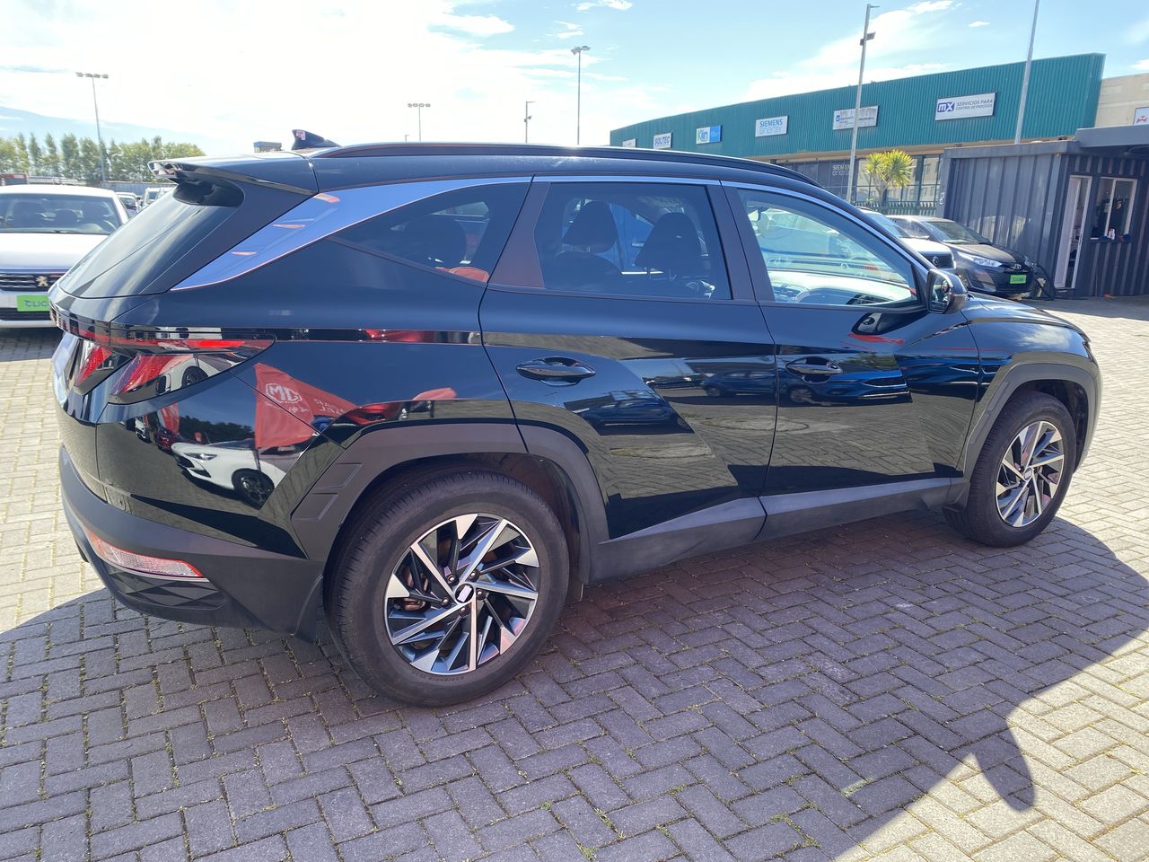HYUNDAI - 7