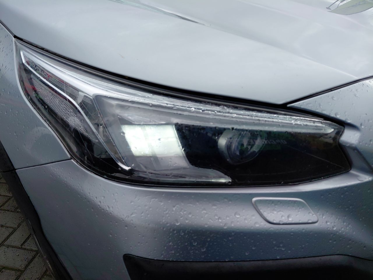 Subaru Outback — foto 17 de 34