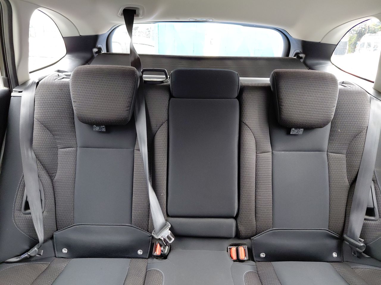 Subaru Outback — foto 13 de 34