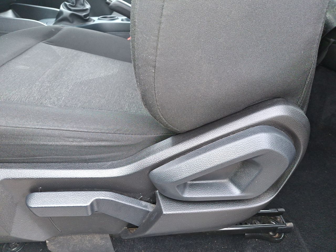 Ford Ranger — foto 23 de 35