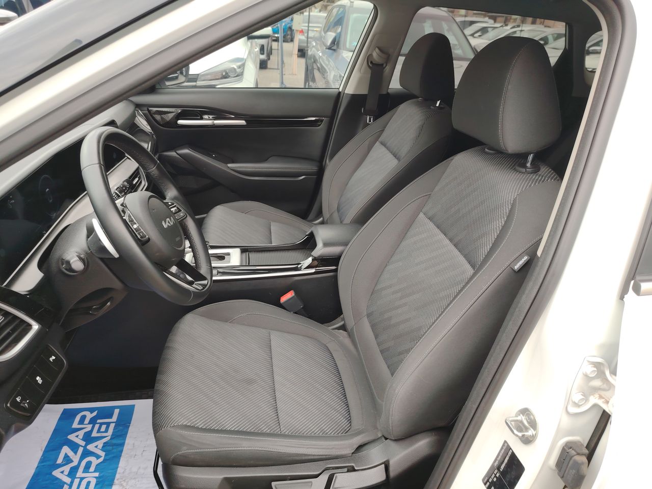 KIA Seltos — foto 15 de 26