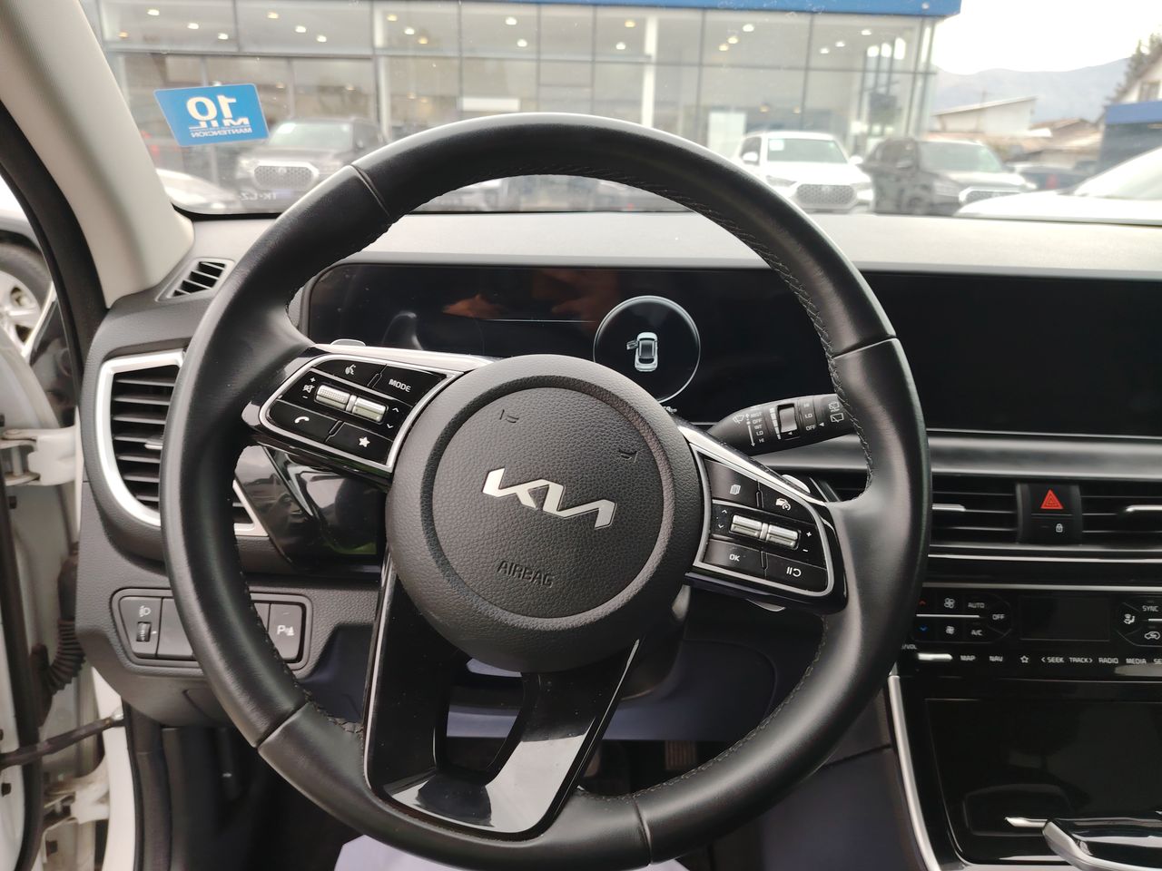 KIA Seltos — foto 16 de 26