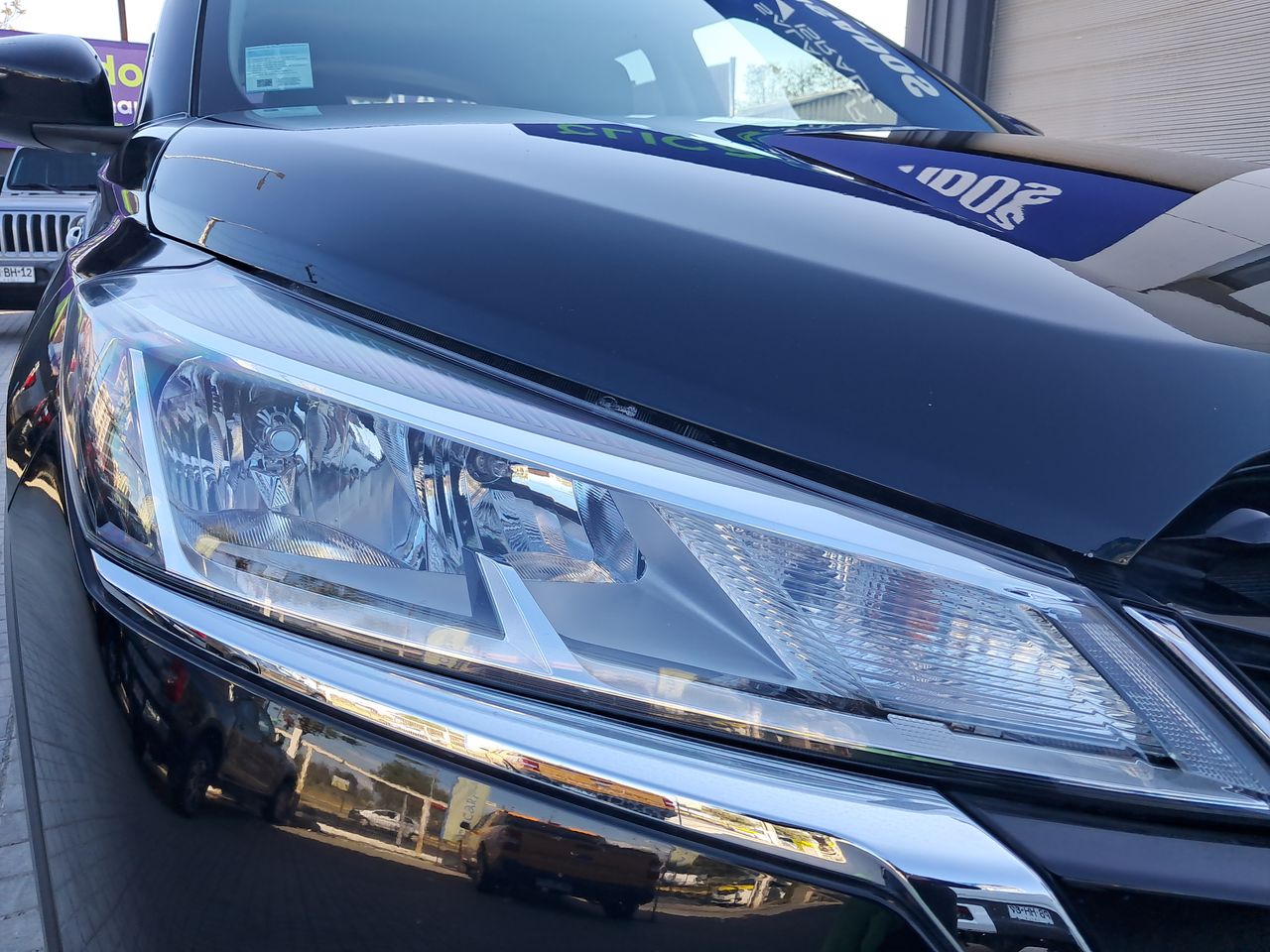 NISSAN - 18