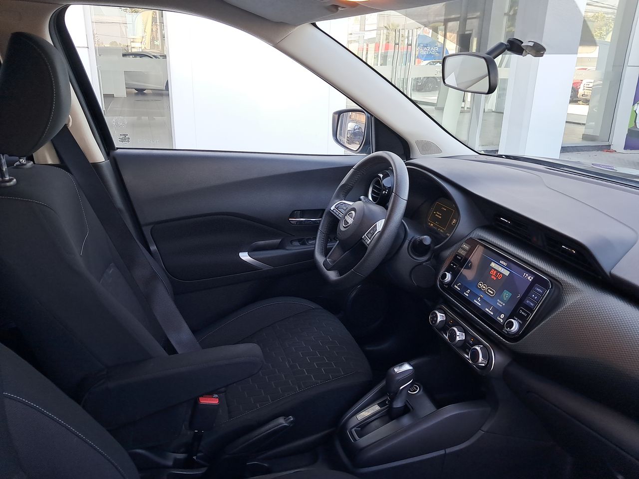 NISSAN - 16
