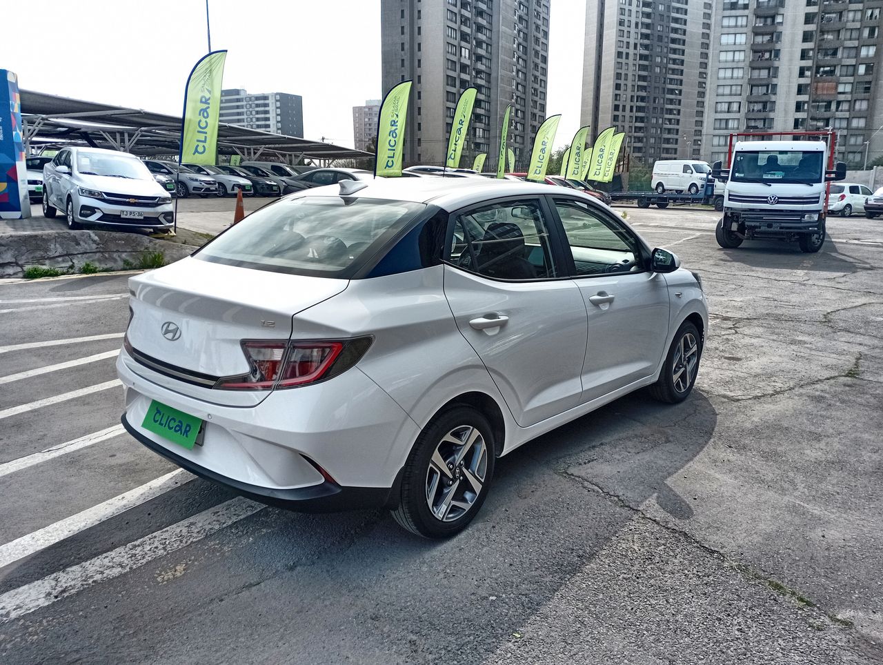 HYUNDAI - 7