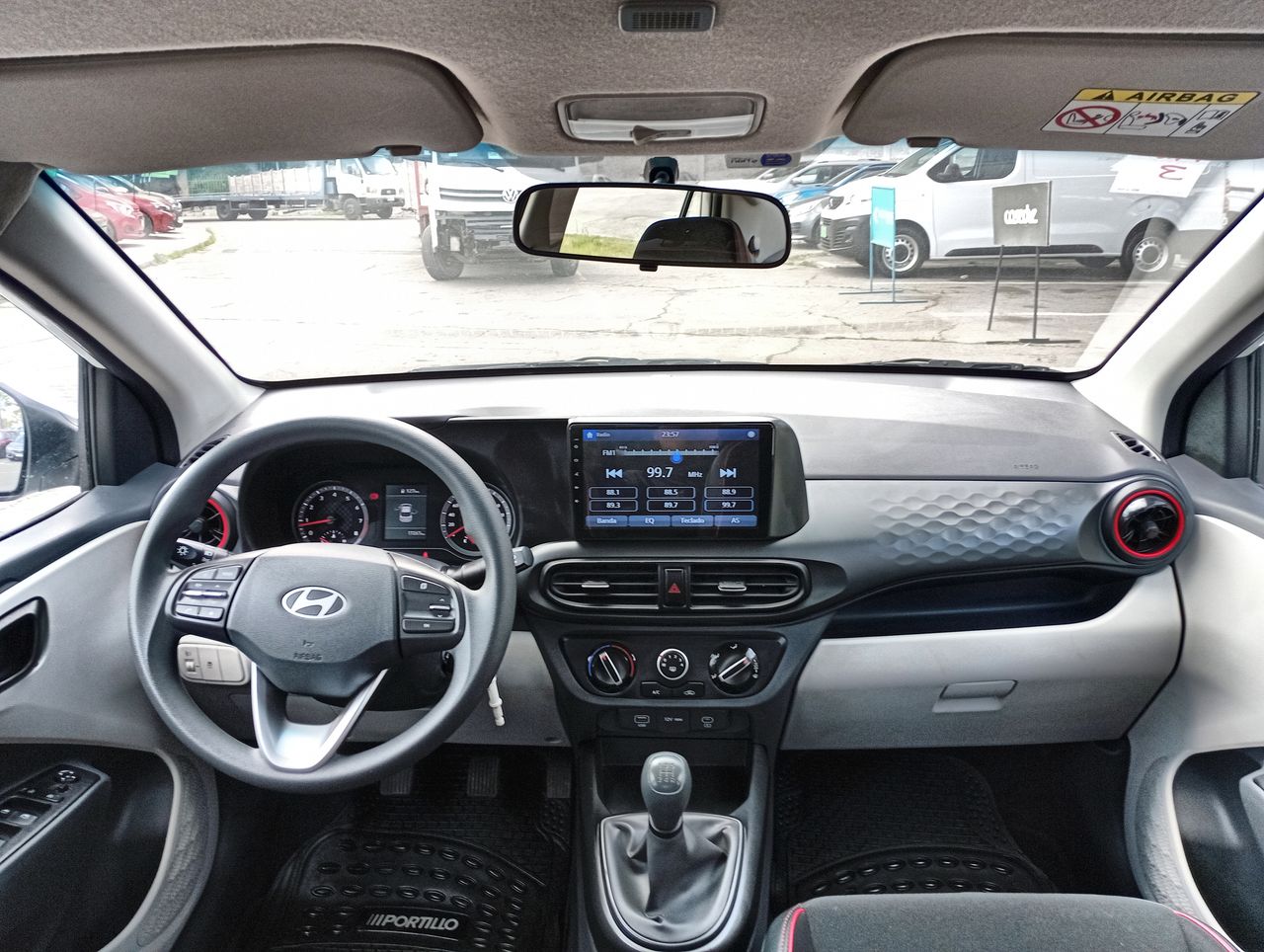 HYUNDAI - 9