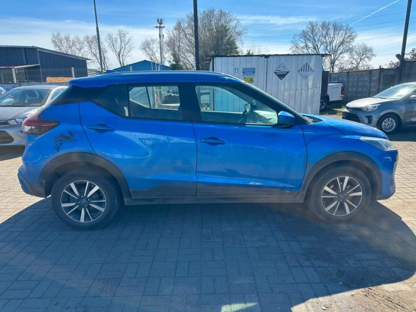 NISSAN - 3