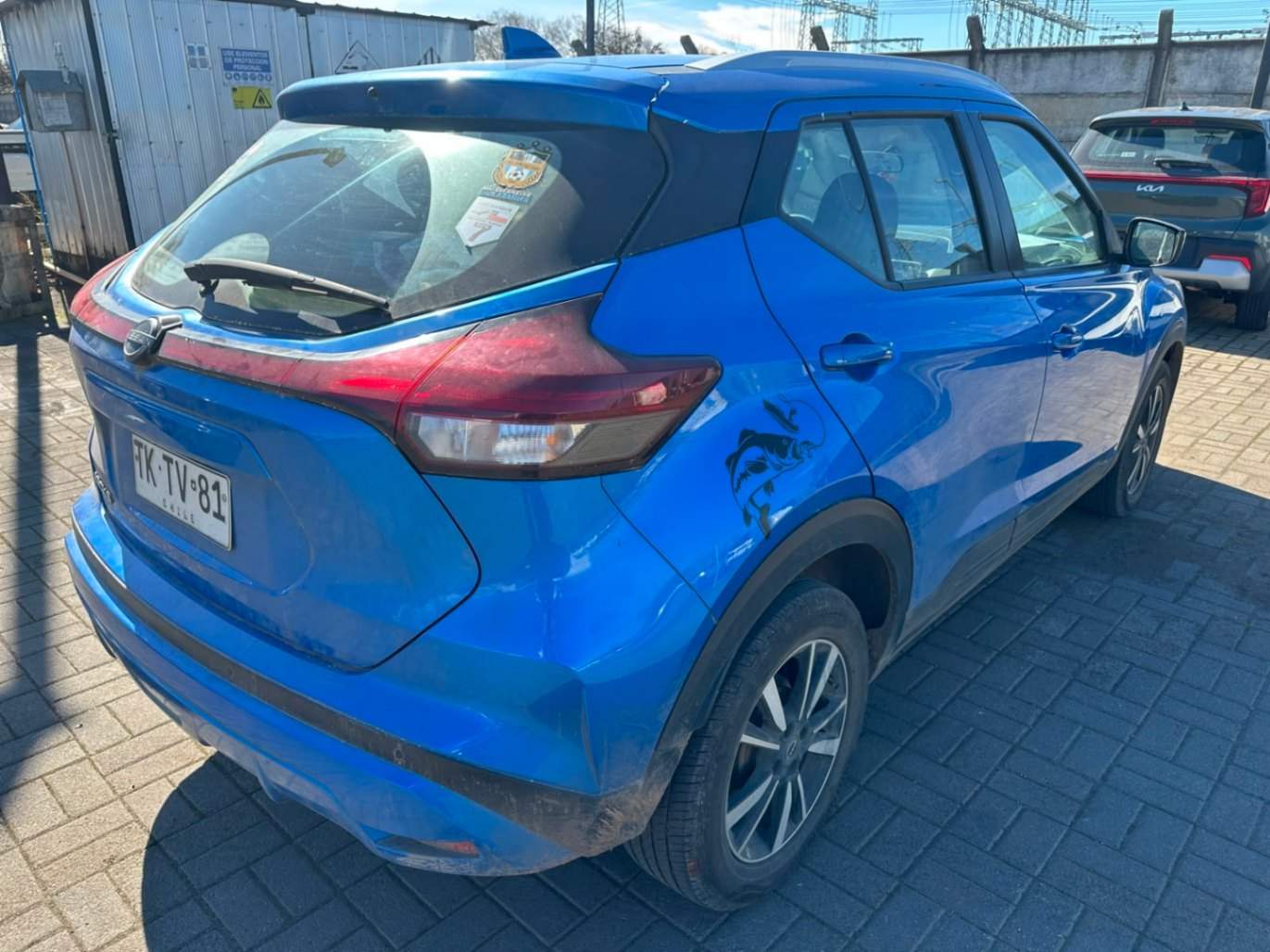 NISSAN - 4