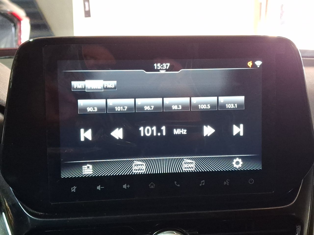 Suzuki Grand Vitara — foto 20 de 27