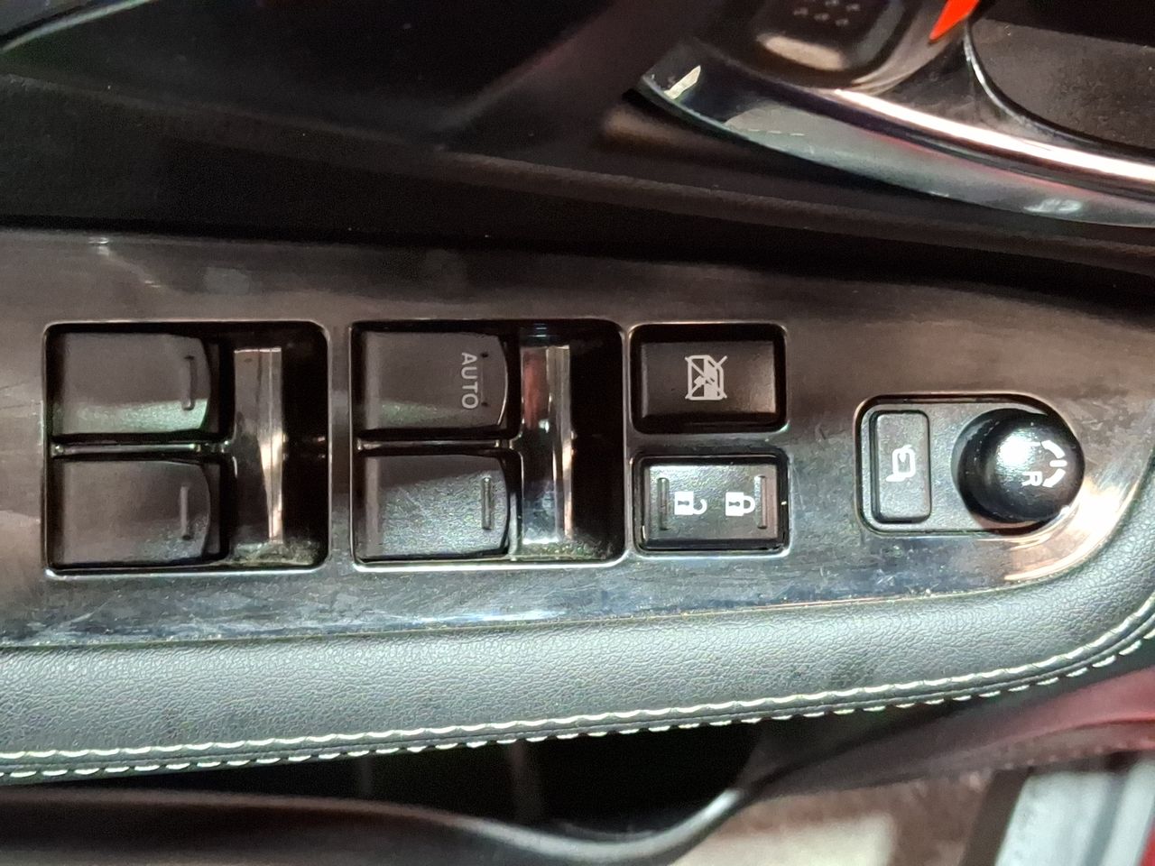Suzuki Grand Vitara — foto 15 de 27