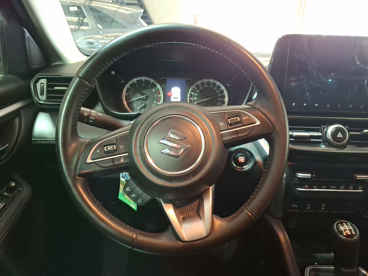 Suzuki Grand Vitara — foto 17 de 27