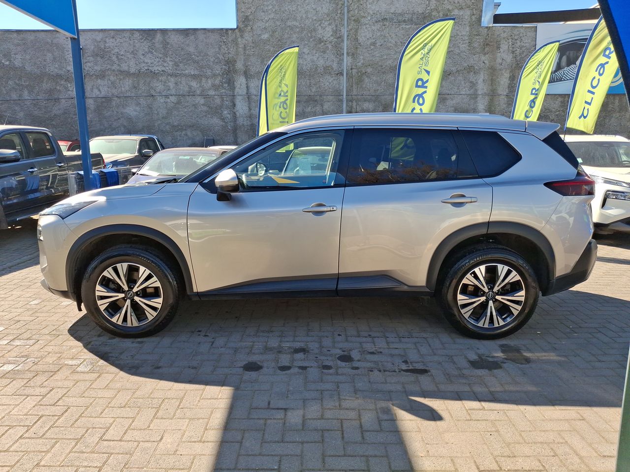 NISSAN - 4