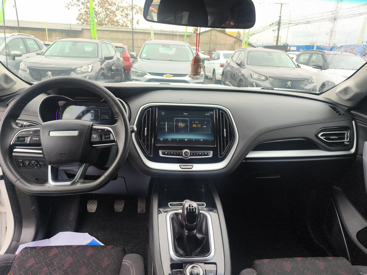 Jetour X70 — foto 31 de 34