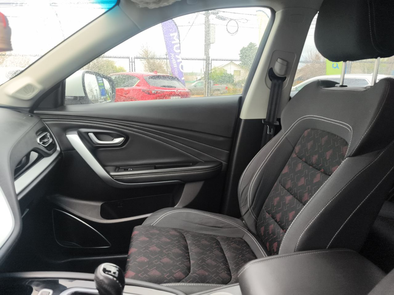 Jetour X70 — foto 32 de 34