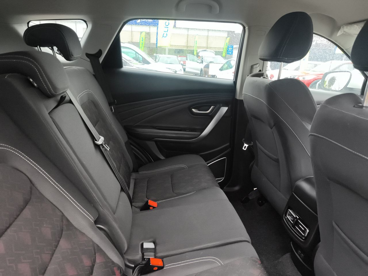 Jetour X70 — foto 14 de 34