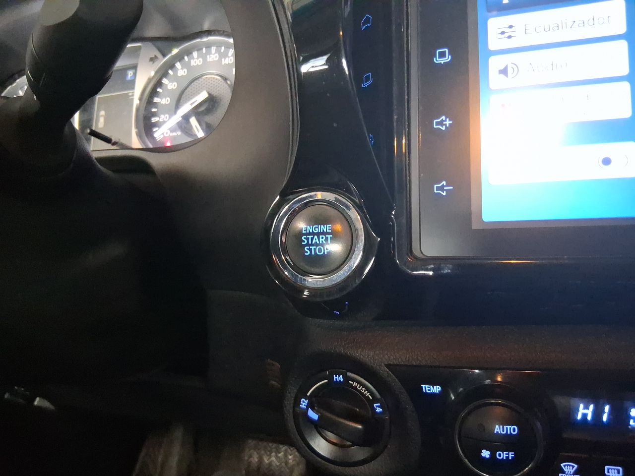 Toyota Hilux — foto 36 de 36