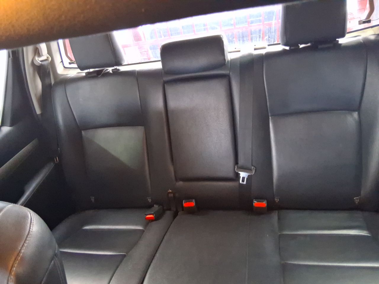 Toyota Hilux — foto 12 de 36