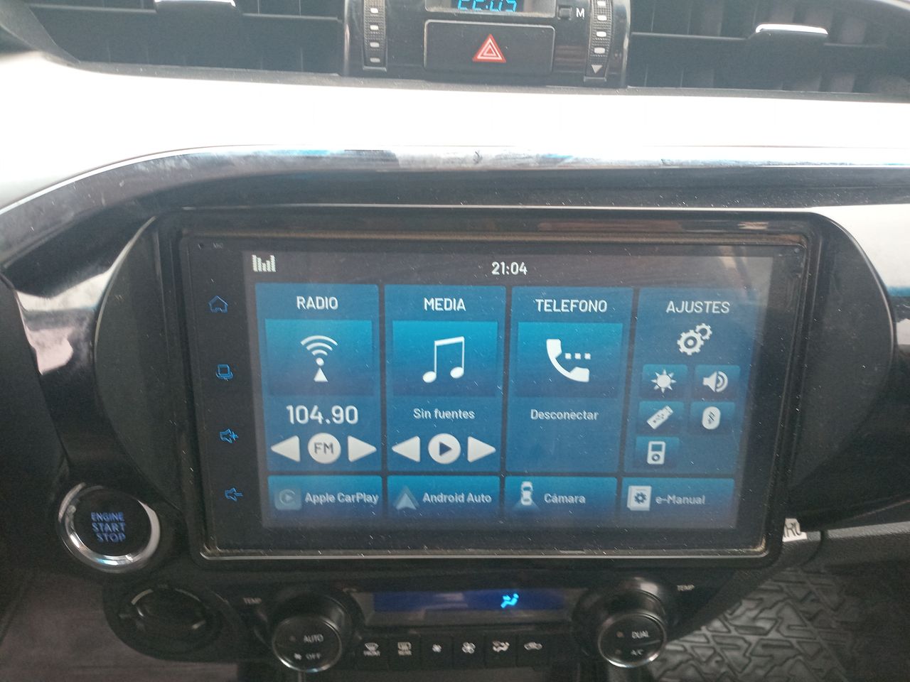 Toyota Hilux — foto 28 de 35