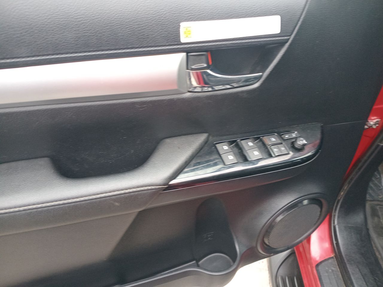 Toyota Hilux — foto 22 de 35