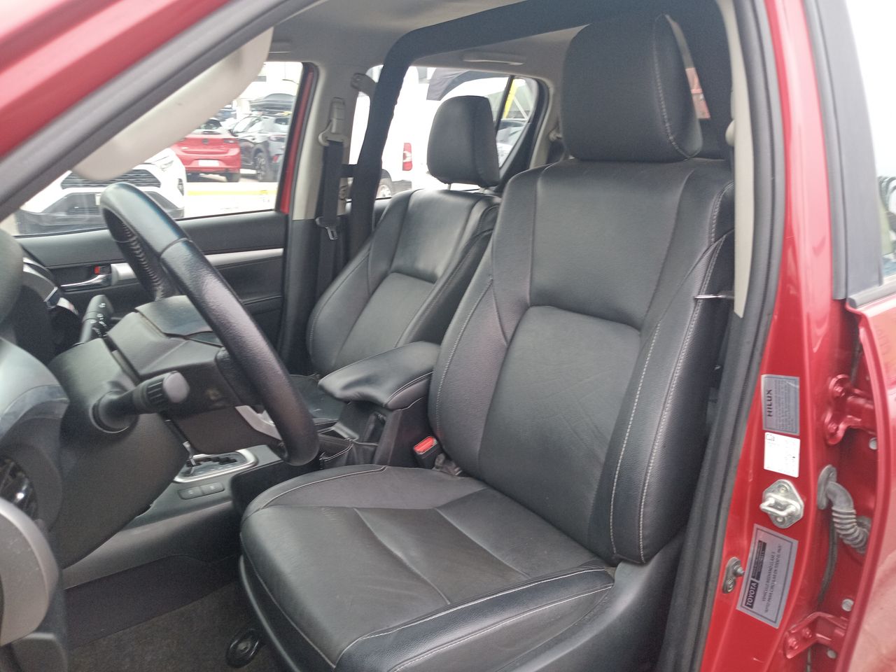 Toyota Hilux — foto 24 de 35