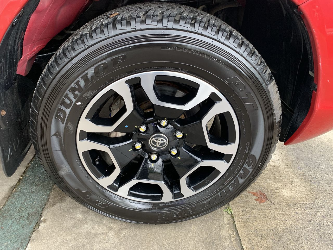 Toyota Hilux — foto 18 de 36
