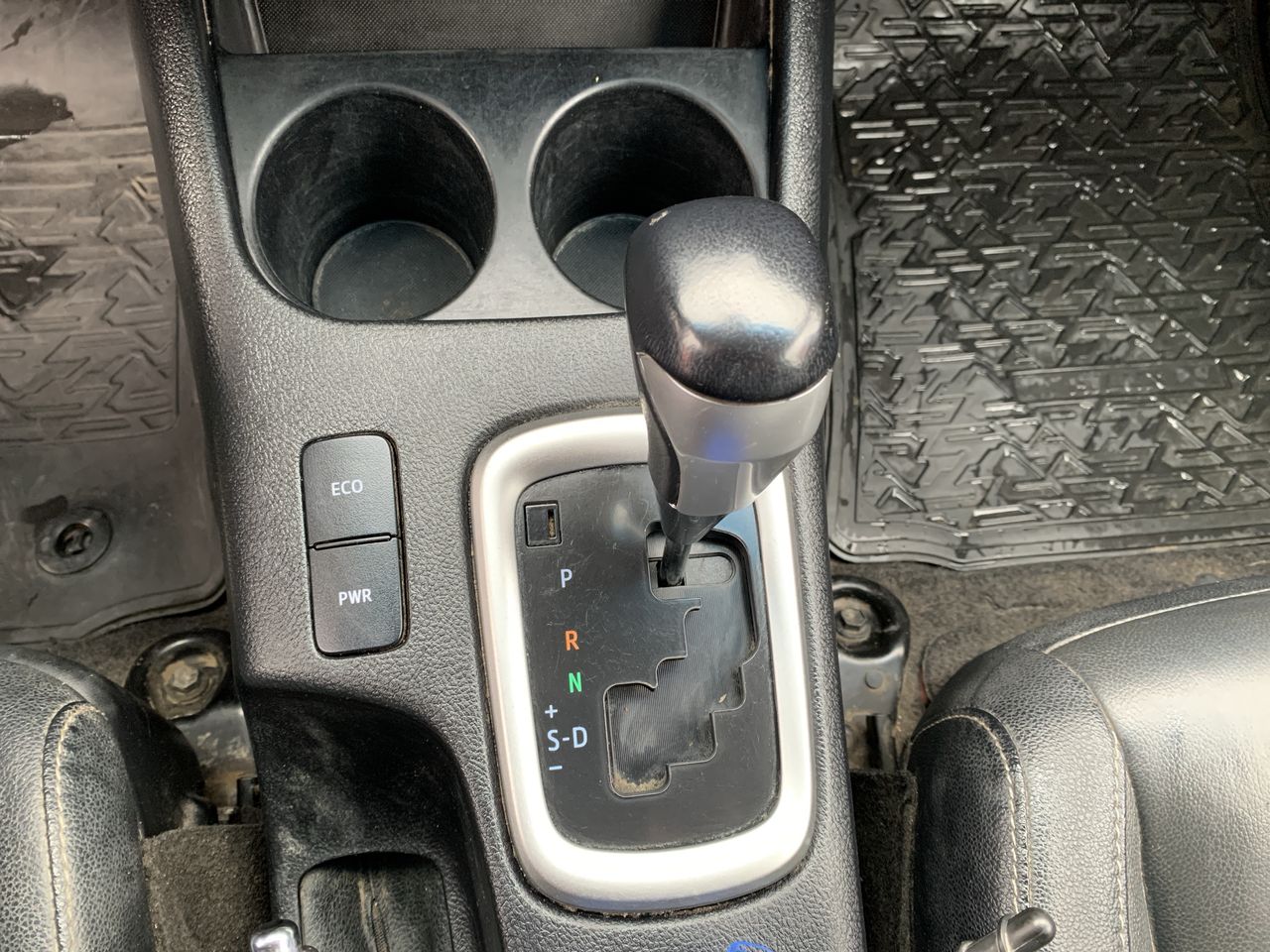 Toyota Hilux — foto 33 de 36