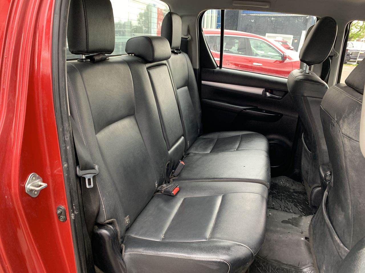 Toyota Hilux — foto 36 de 36