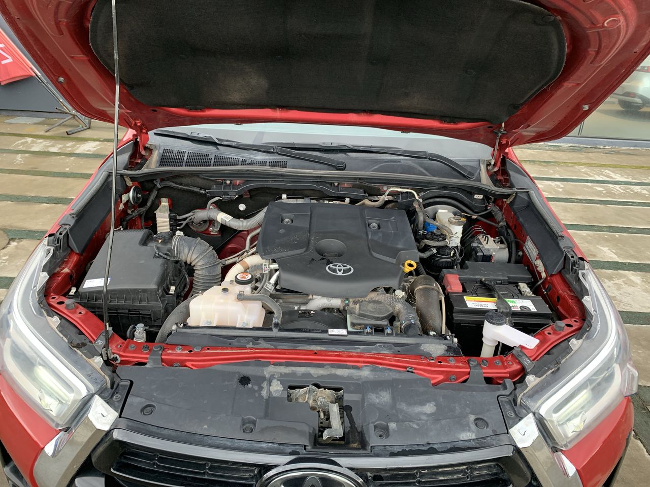 Toyota Hilux — foto 19 de 36