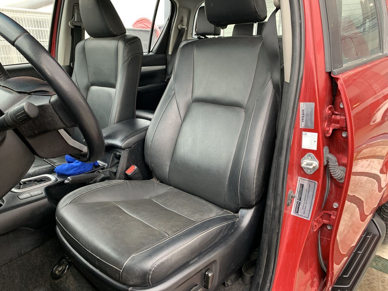 Toyota Hilux — foto 26 de 36