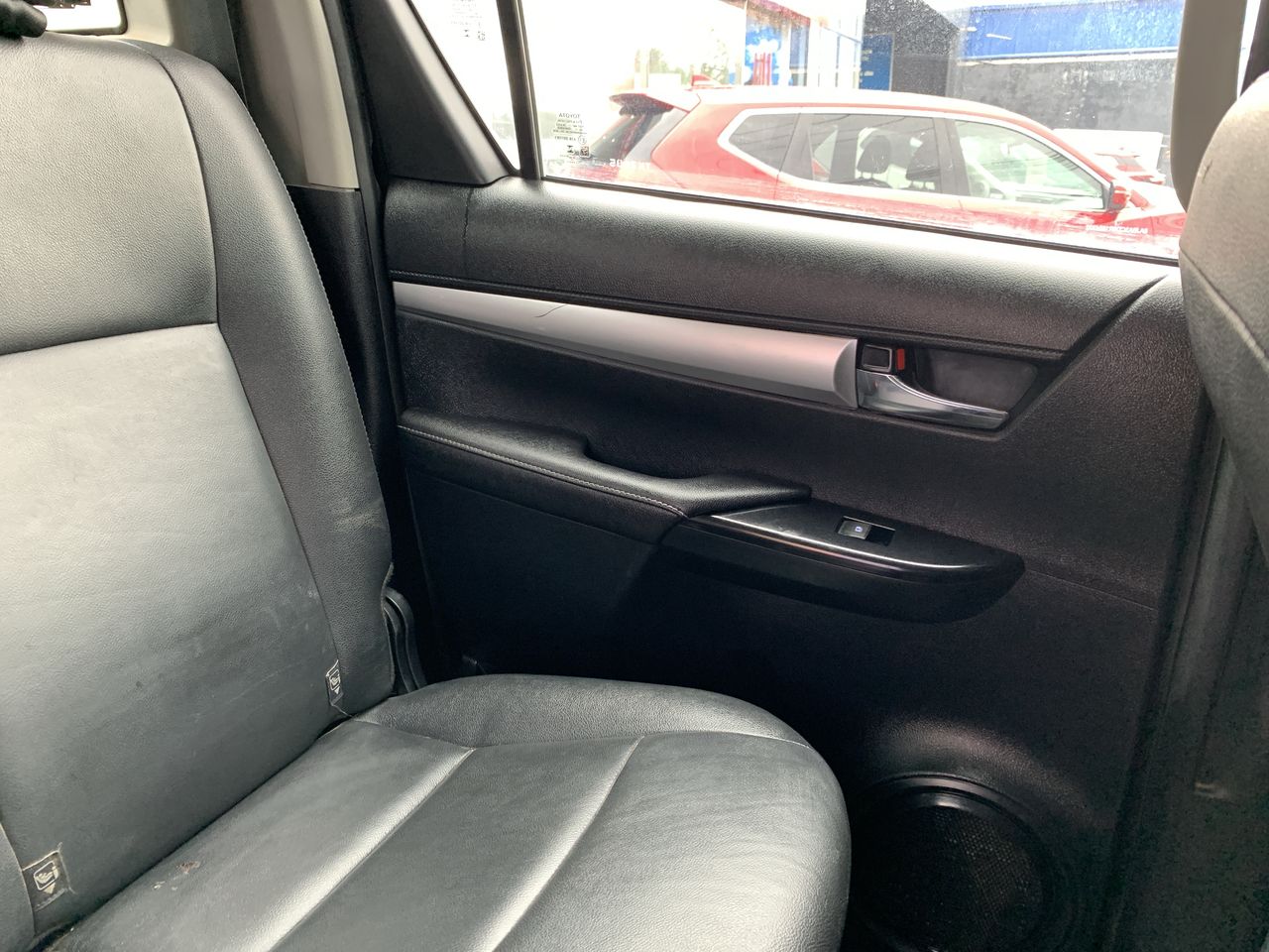 Toyota Hilux — foto 14 de 36