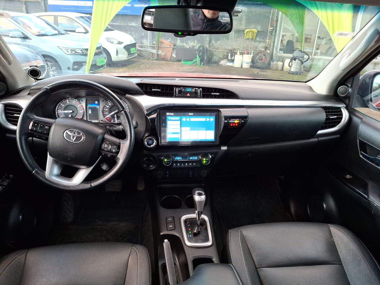 Toyota Hilux — foto 33 de 36