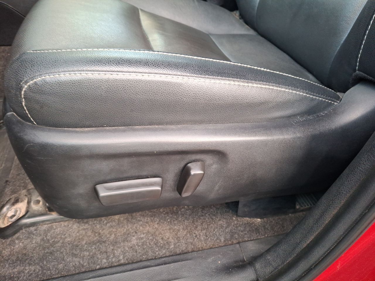 Toyota Hilux — foto 24 de 36
