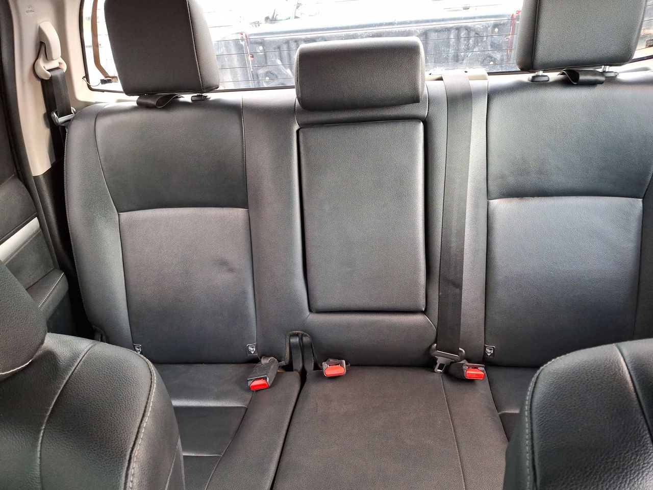 Toyota Hilux — foto 13 de 36