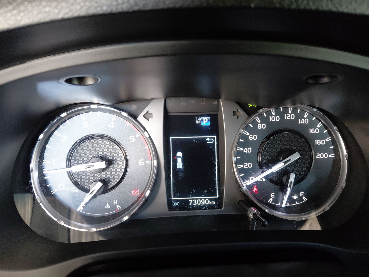 Toyota Hilux — foto 27 de 35