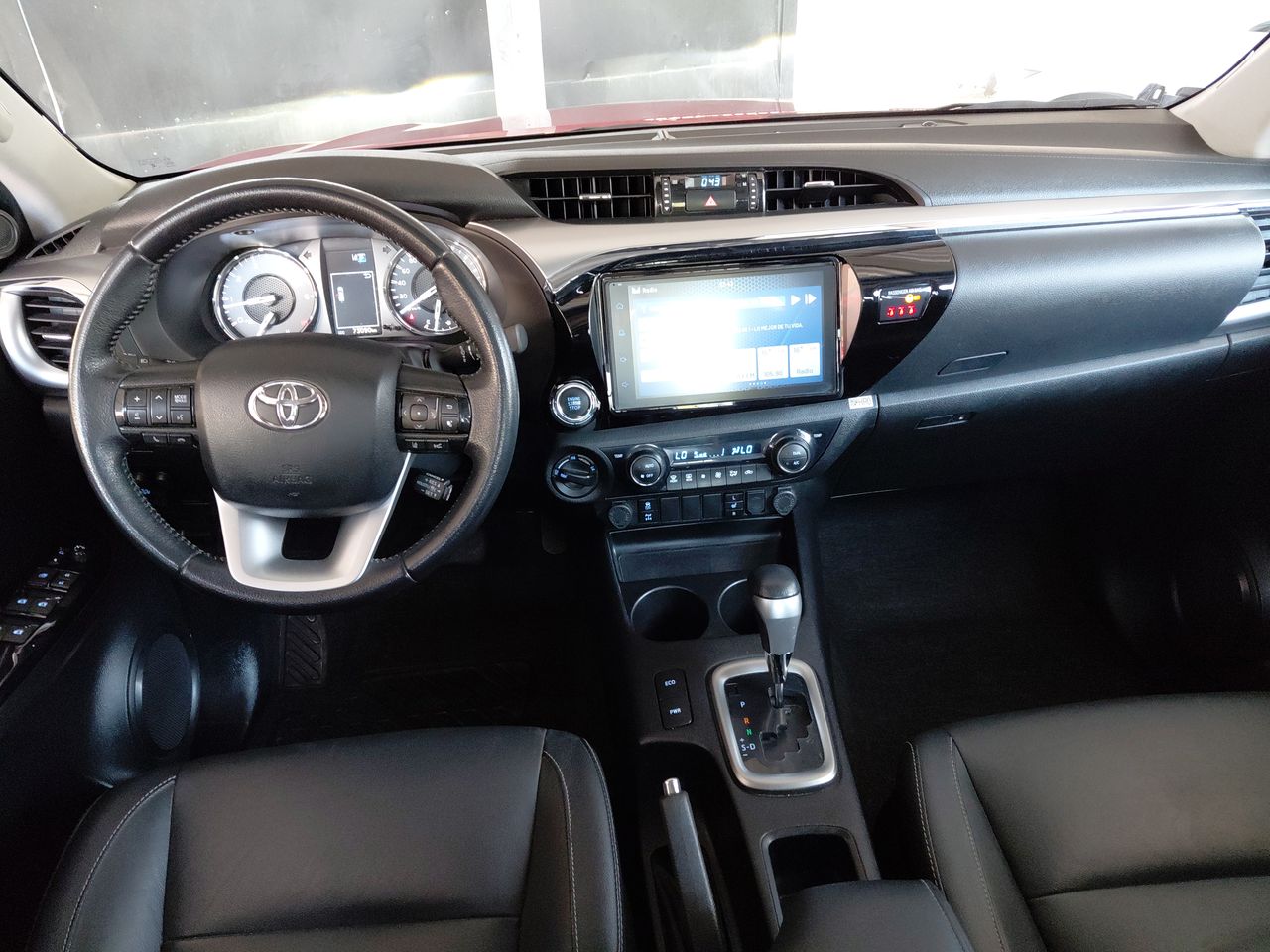 Toyota Hilux — foto 32 de 35