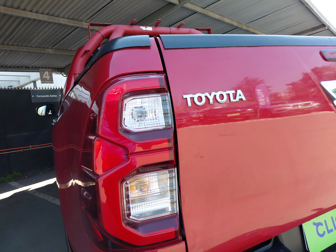 Toyota Hilux — foto 20 de 35