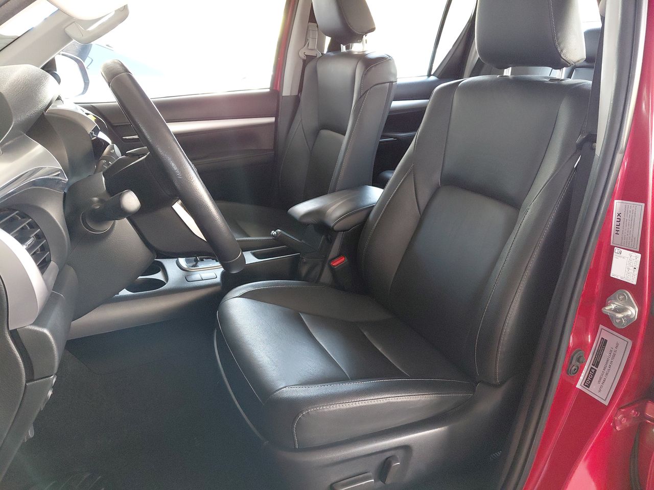 Toyota Hilux — foto 24 de 35