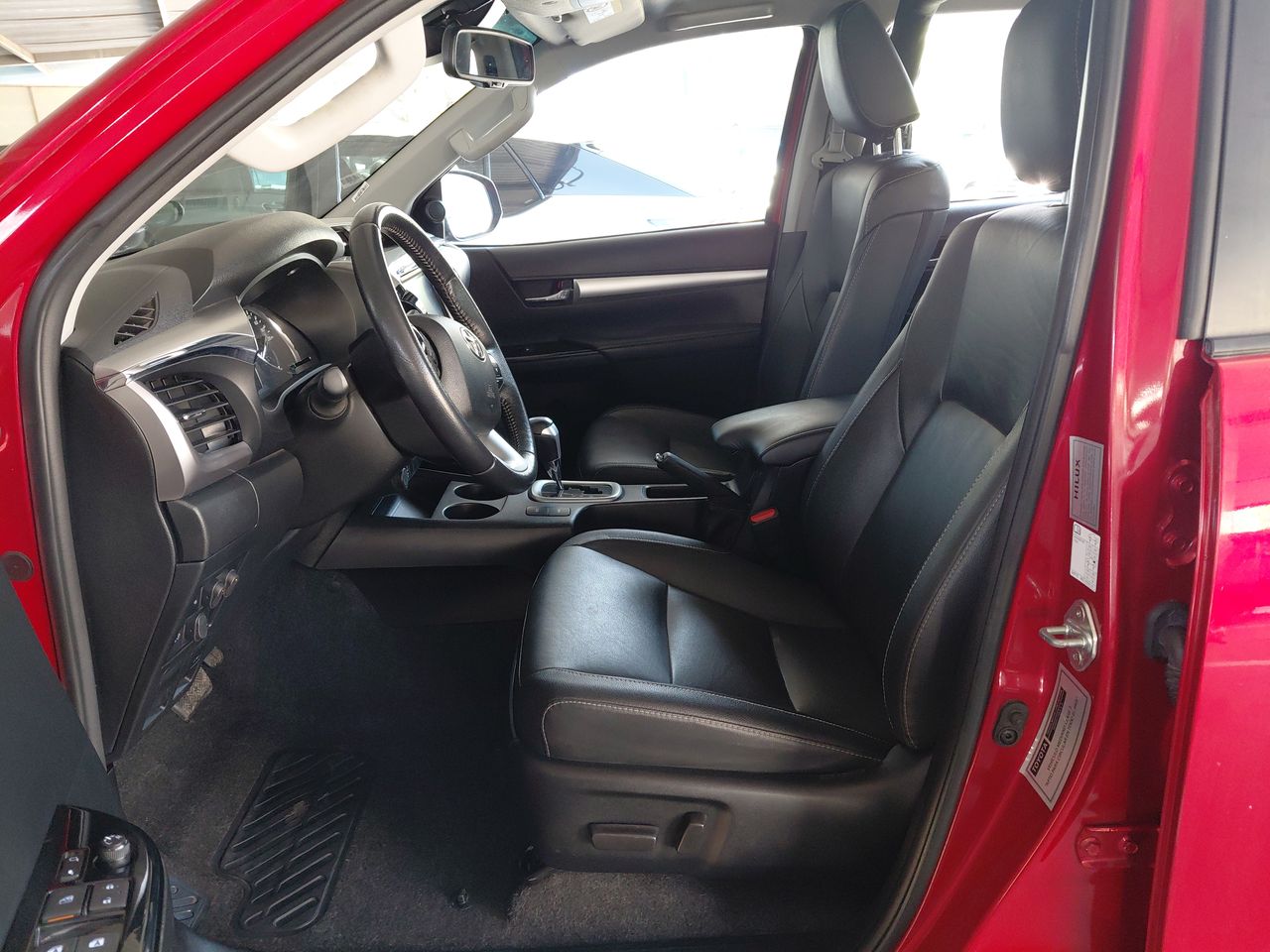 Toyota Hilux — foto 15 de 35