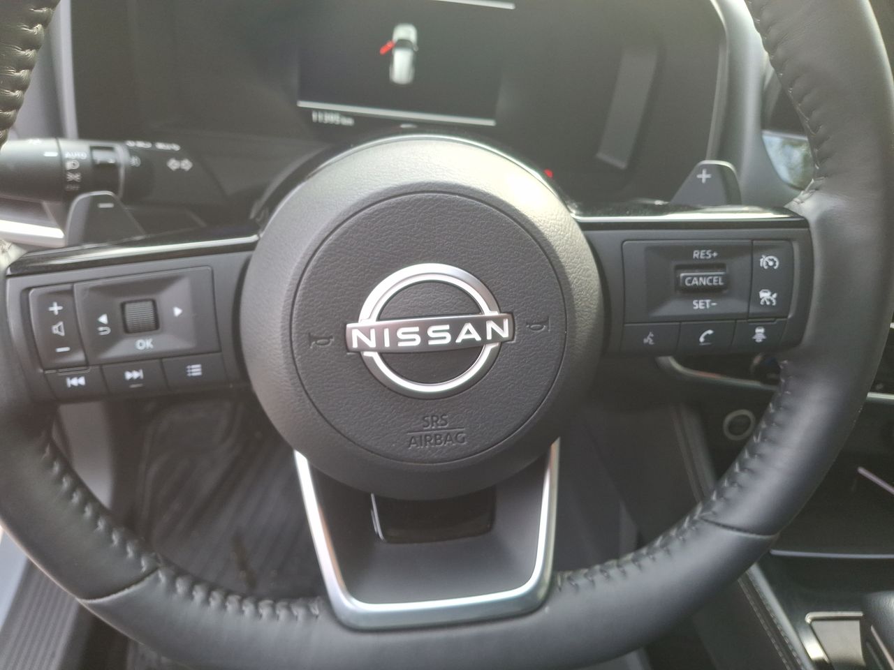 NISSAN - 24