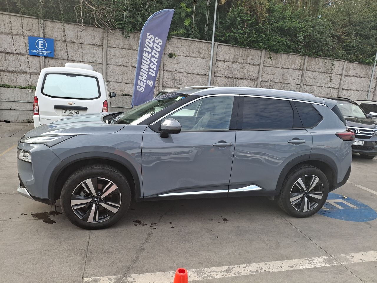NISSAN - 4