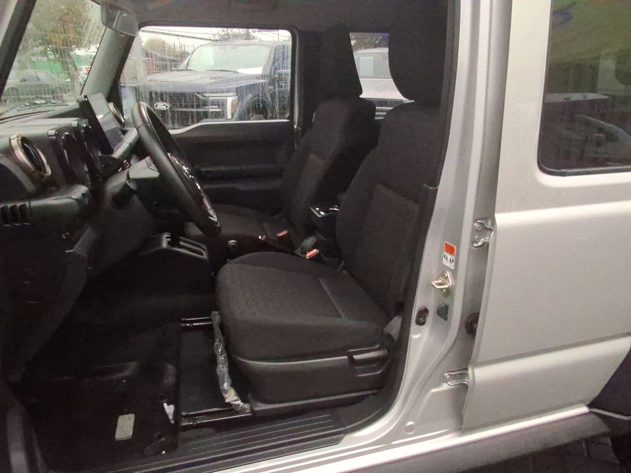 SUZUKI - 23