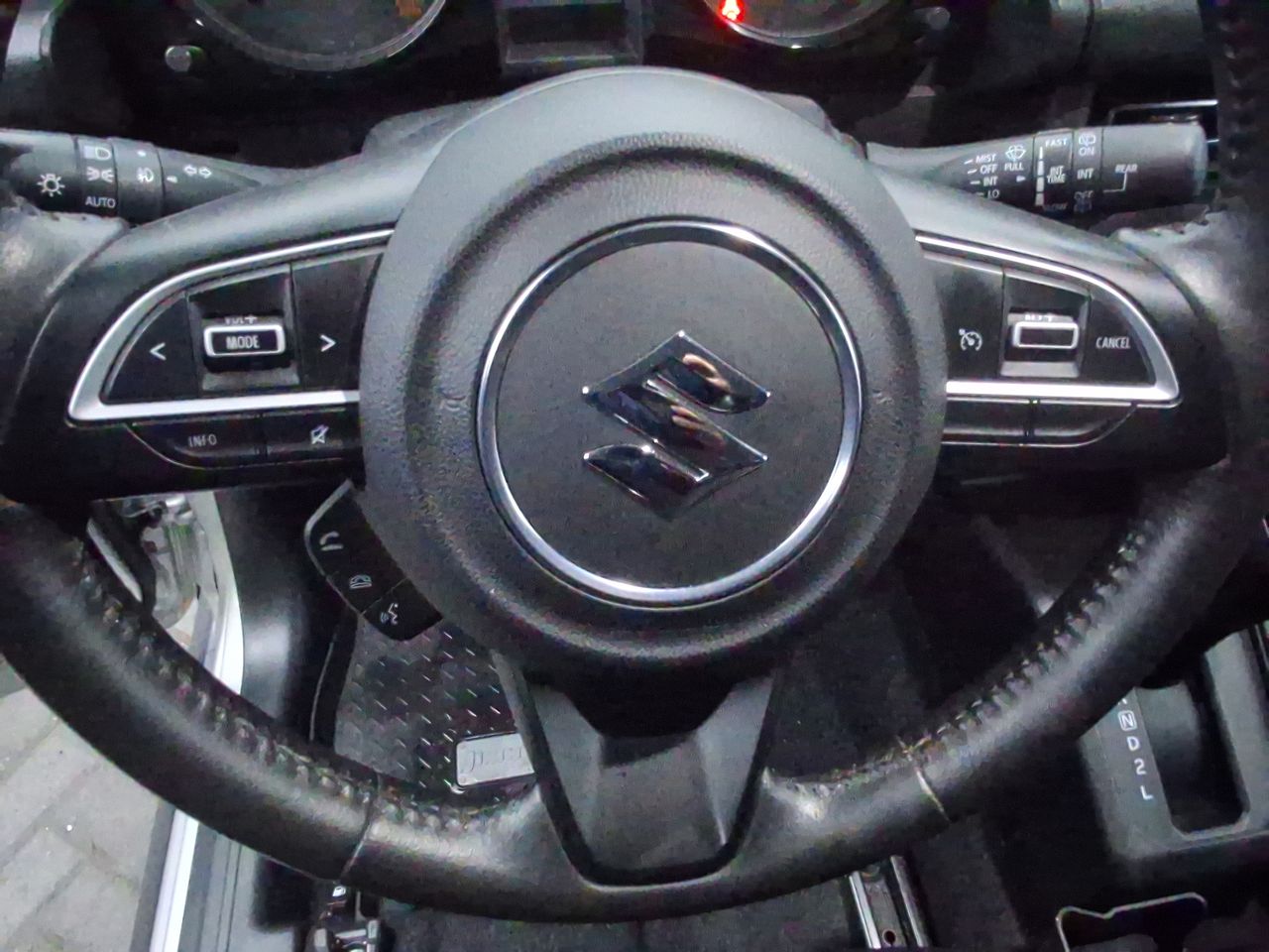 SUZUKI - 25