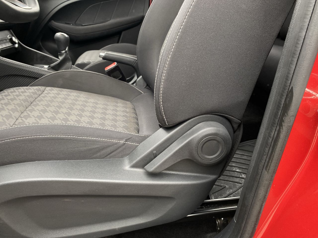 MG Zs — foto 17 de 28