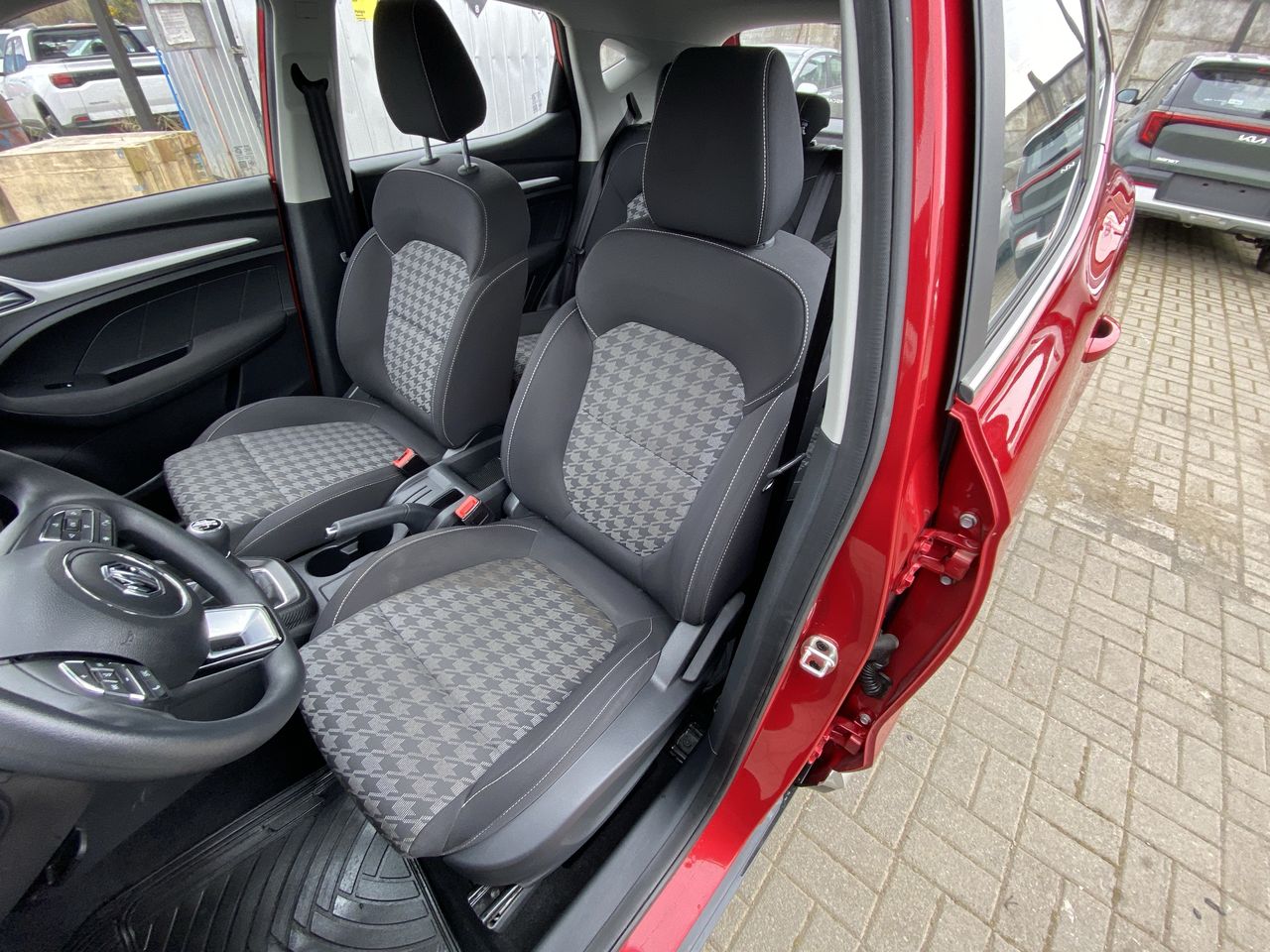MG Zs — foto 18 de 28