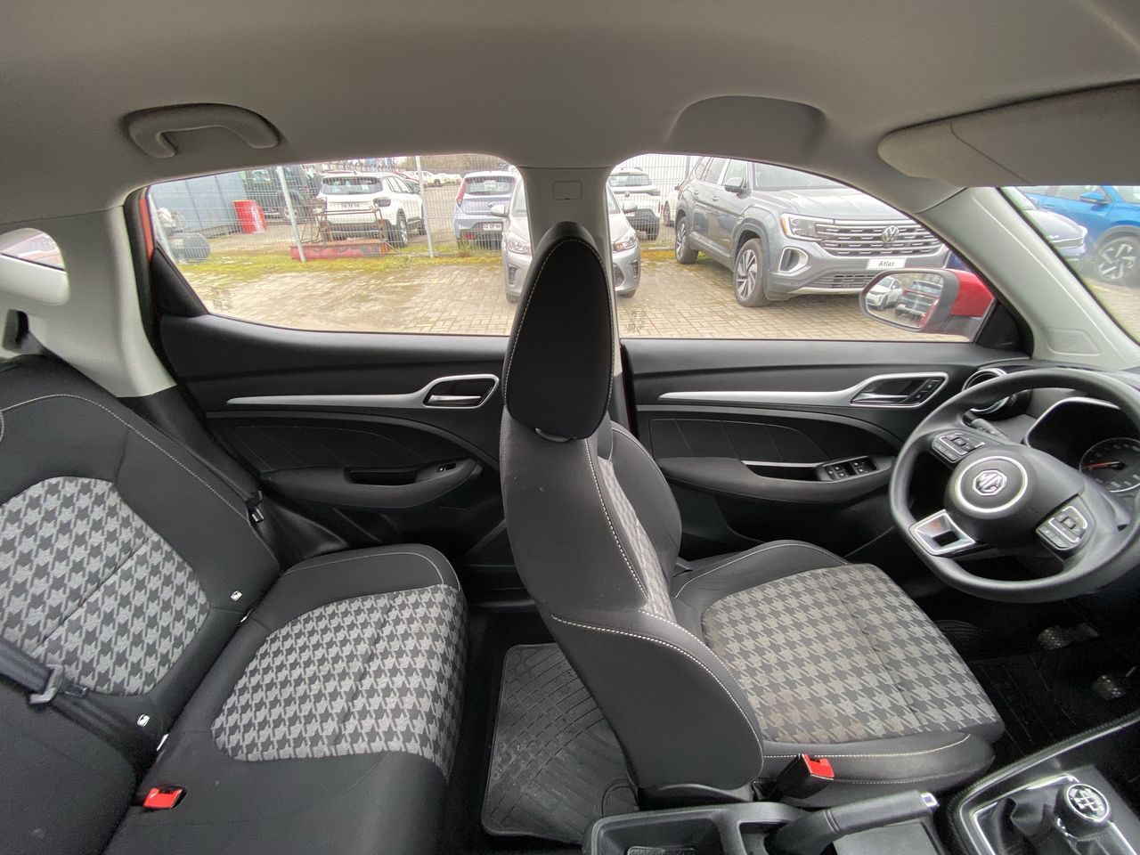MG Zs — foto 8 de 28
