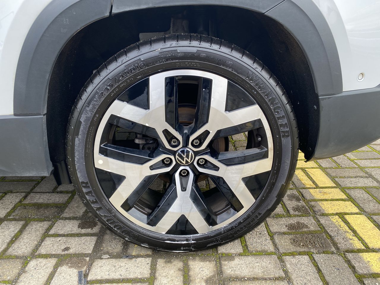 Volkswagen Taos — foto 18 de 36