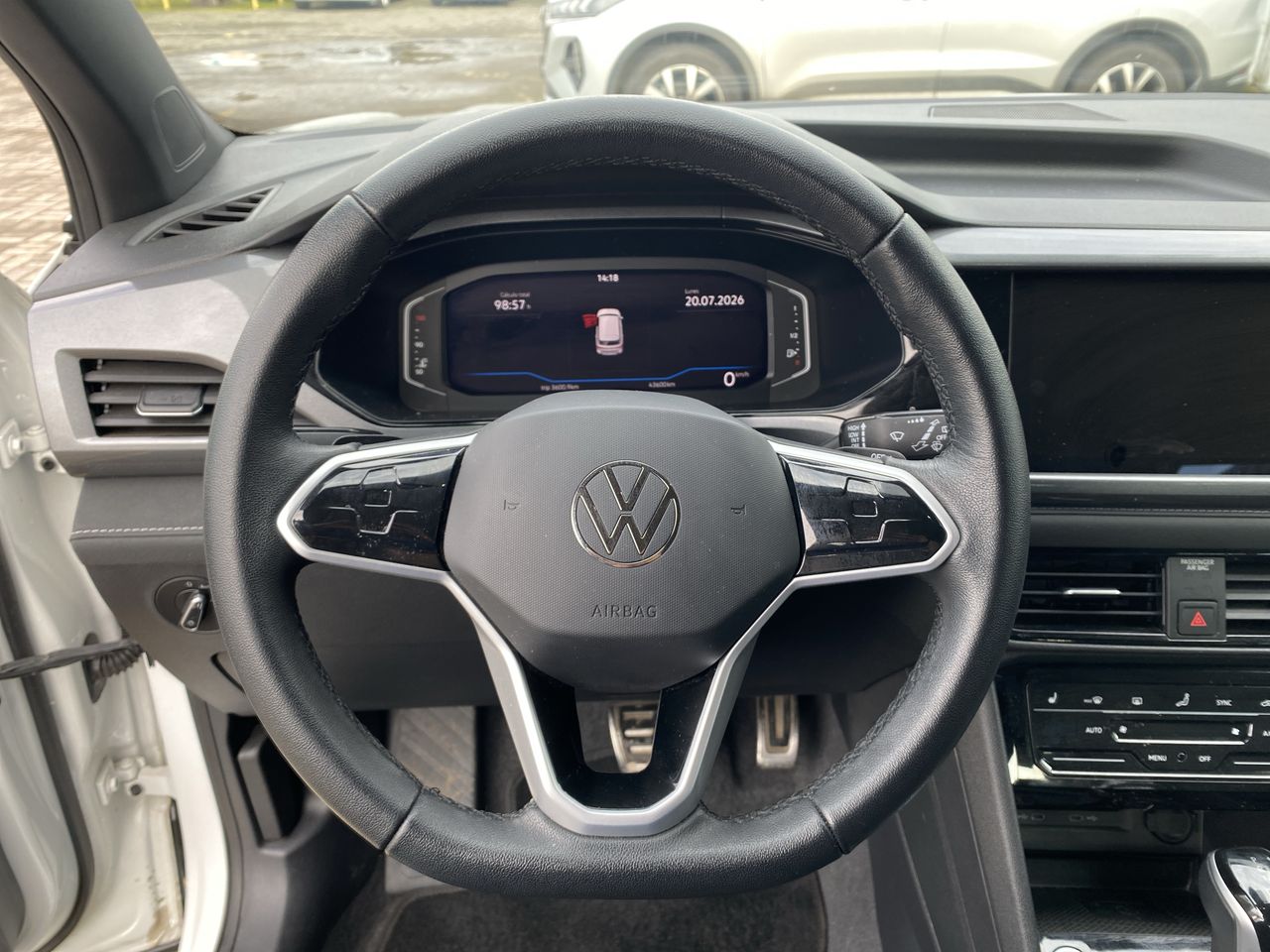 Volkswagen Taos — foto 26 de 36