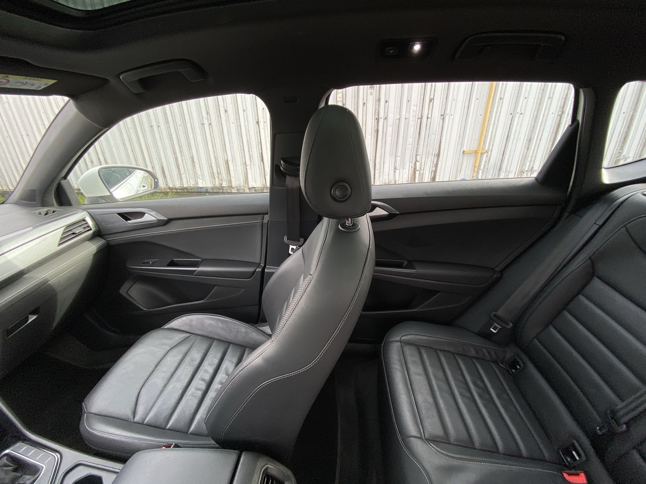 VOLKSWAGEN - 3